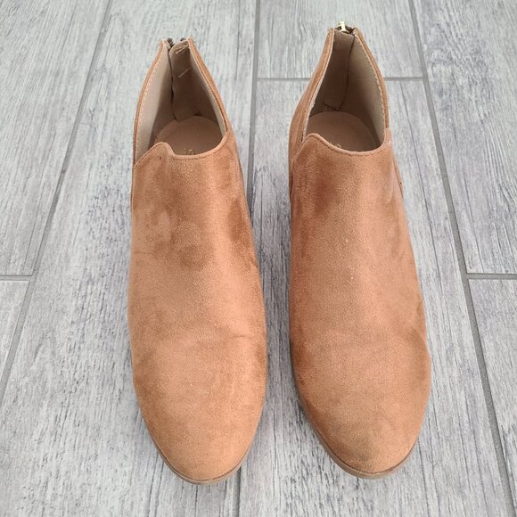 Soda women's brown suede ankle booties size 7 - Picture 4 of 13